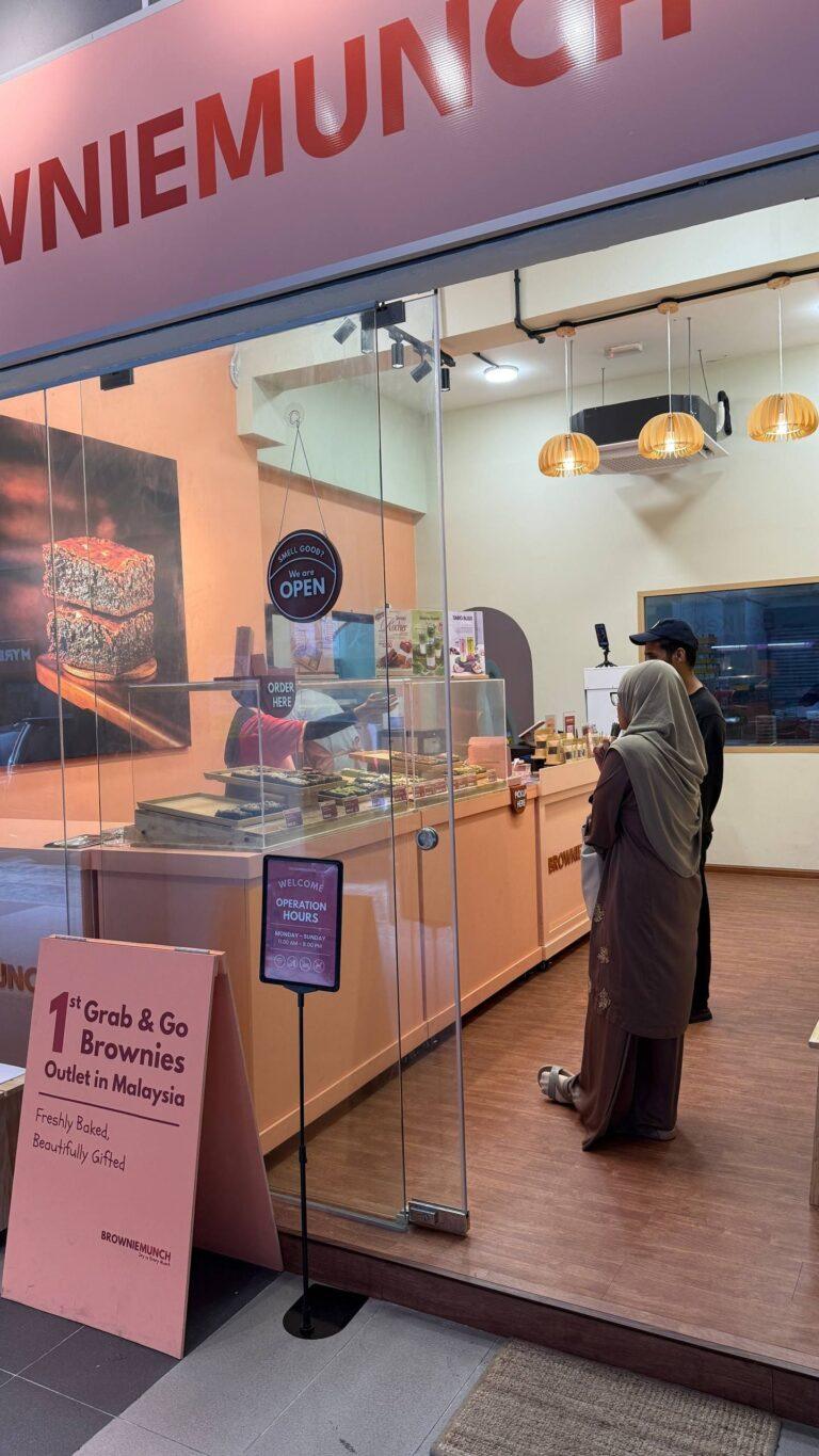 crowd-browniemunch13